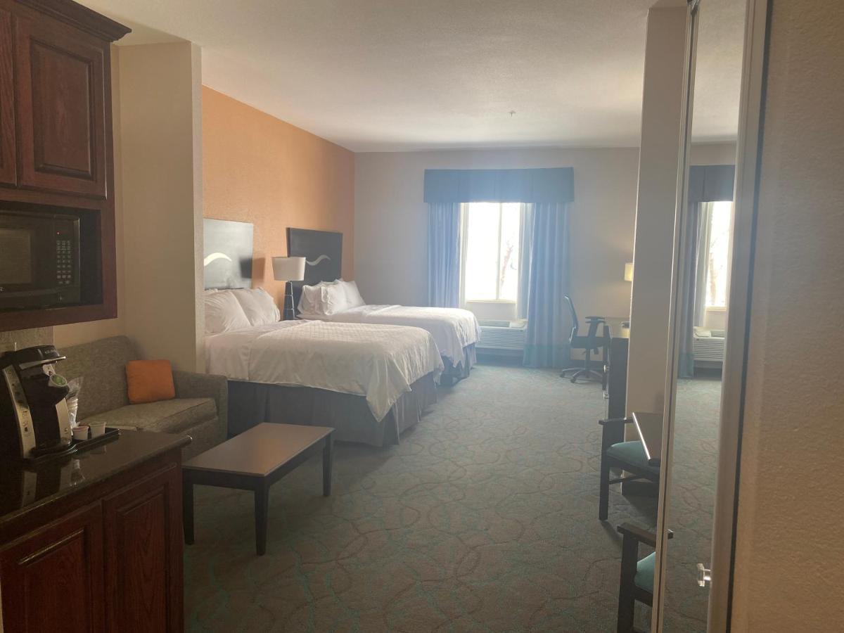 Queen Suite with Two Queen Beds and Additional Living Area