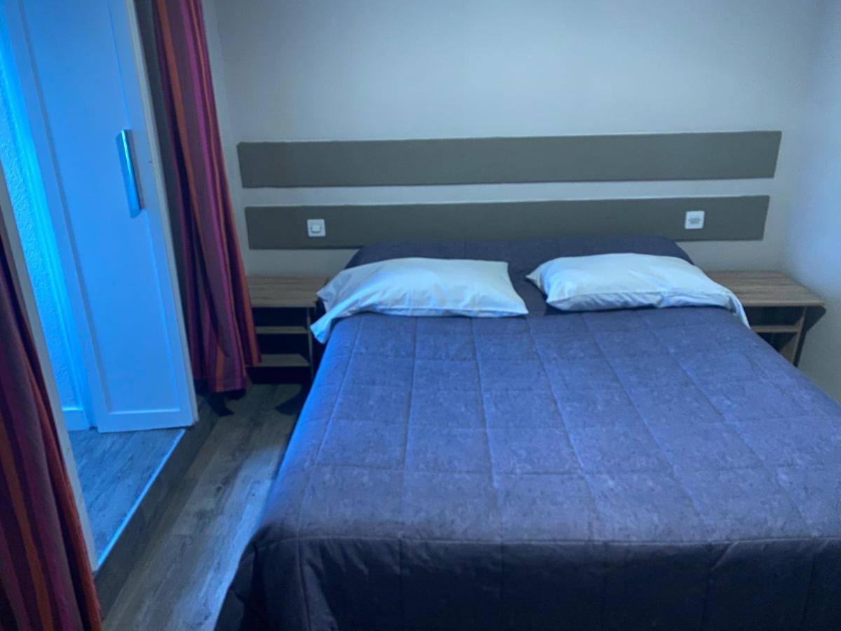 Tweepersoonskamer met 1 of 2 Bedden en Gedeelde Badkamer