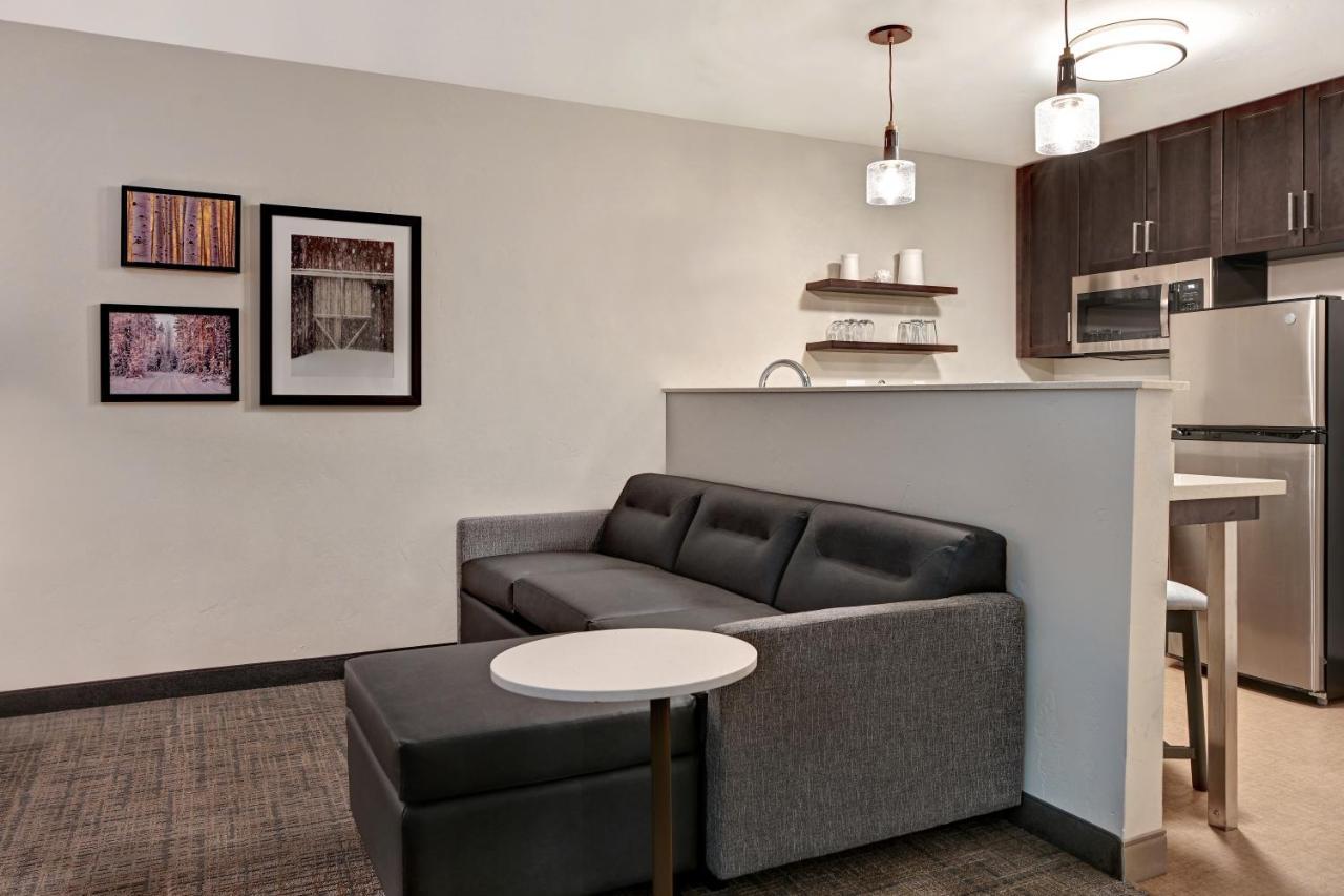 Studio King Room with Sofa Bed Mountain Creek View