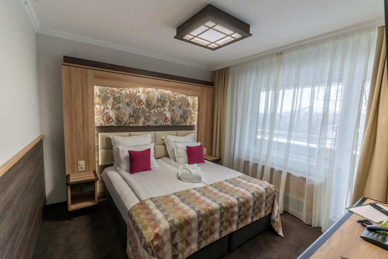 Business Apartment with Garden View