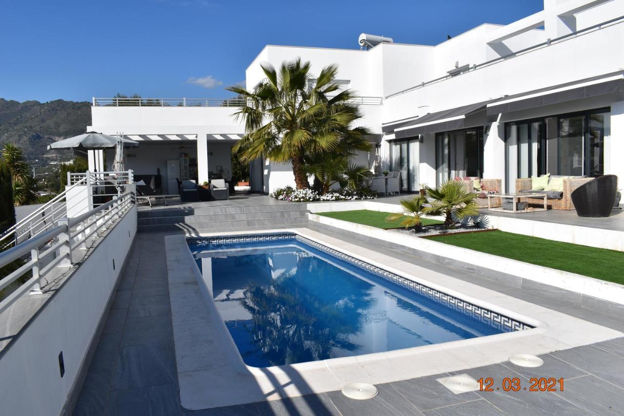 Habitación Doble Deluxe con balcón y vistas al mar