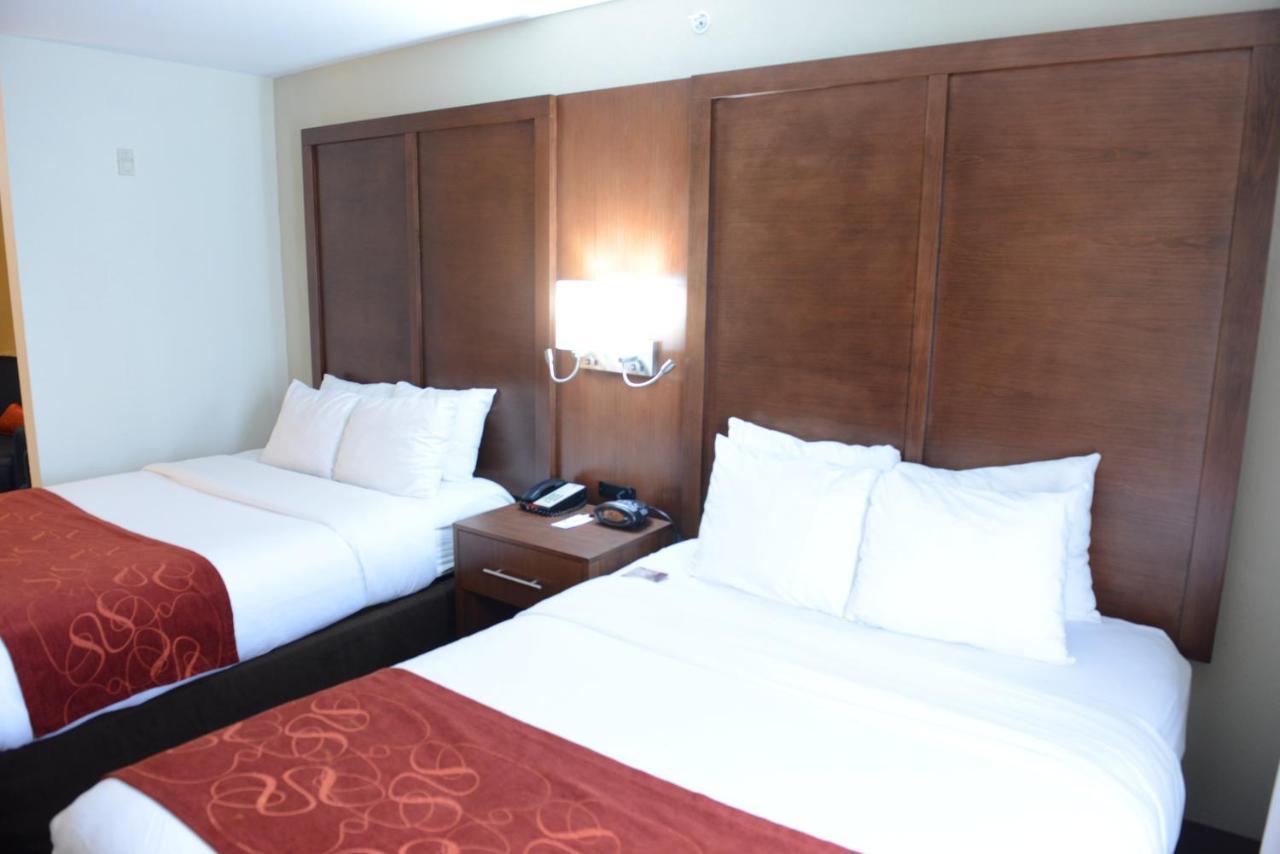Queen Suite Two Queen Beds Accessible or Non-Smoking,1722950494:JPEG