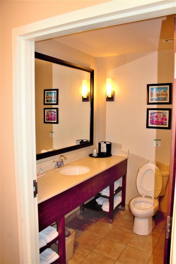 Queen Suite with Two Queen Beds