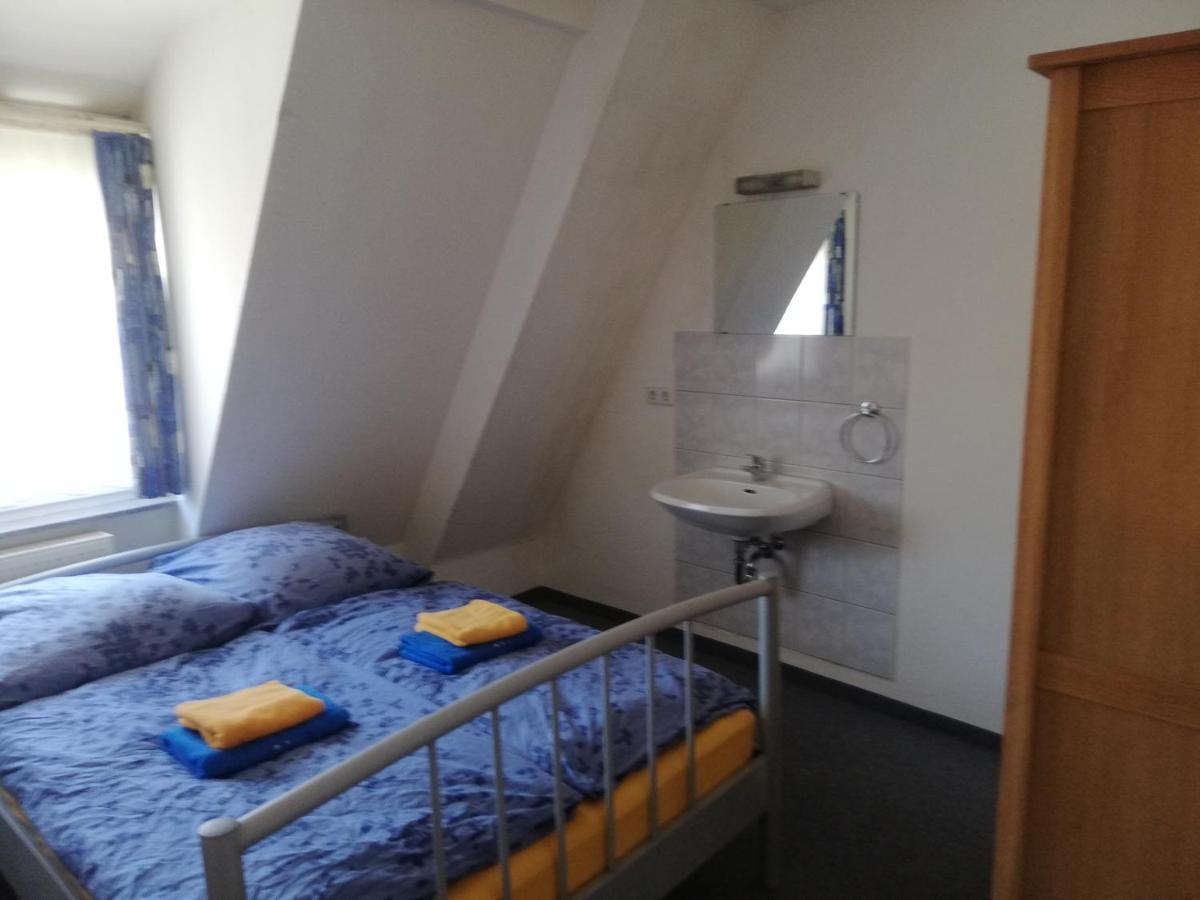 Tweepersoonskamer met Gedeelde Badkamer