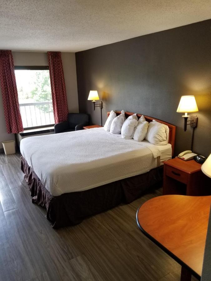 Queen Room - Disability Access/Non-Smoking