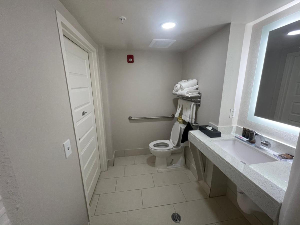 Queen Room with Two Queen Beds - Disability Access/Non-Smoking