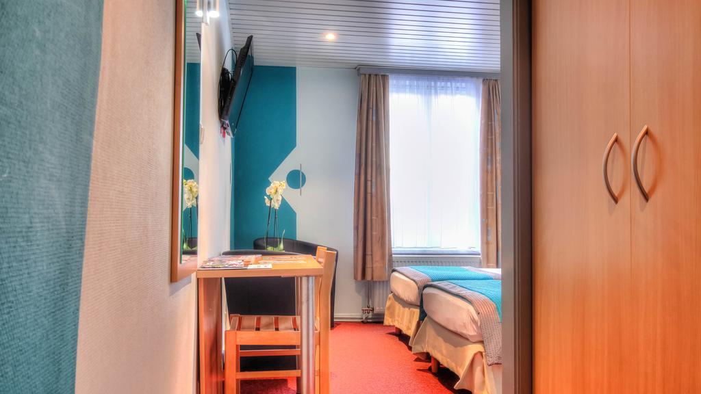 Tweepersoonskamer met 2 Aparte Bedden