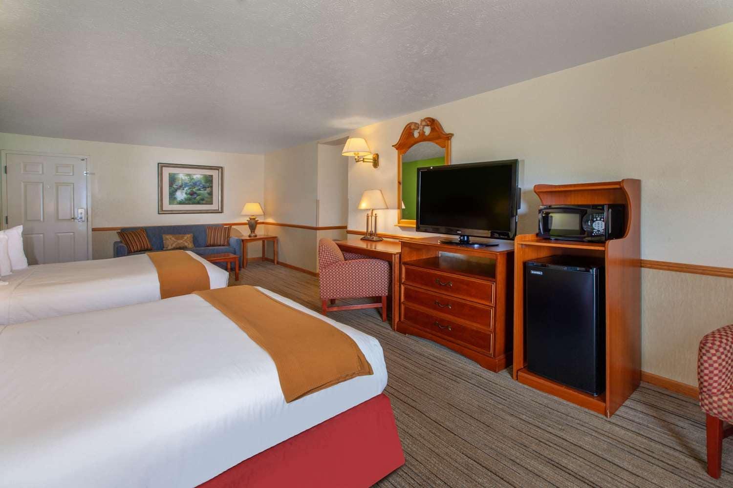 Queen Room with Two Queen Beds and Patio