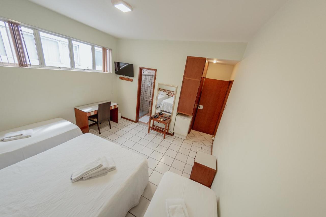 Quarto Duplo com Cama Extra