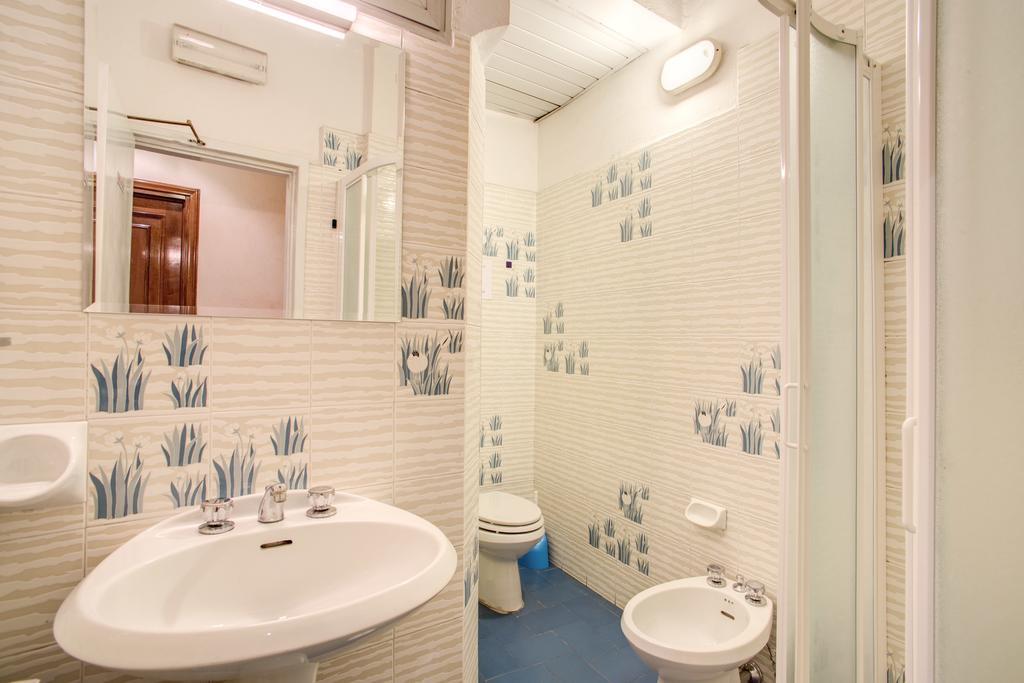 Chambre Simple avec Salle de Bains Commune