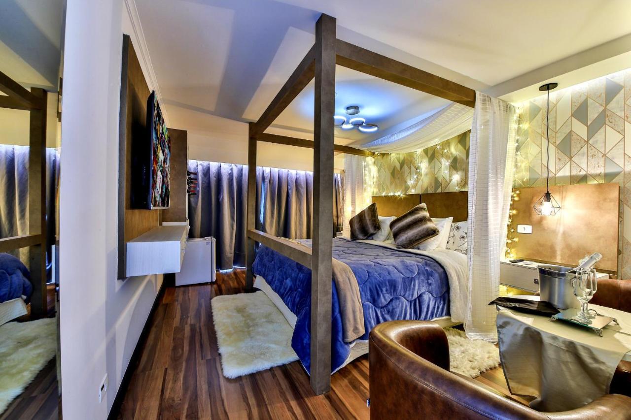 Quarto Duplo Master com Banheira de Hidromassagem