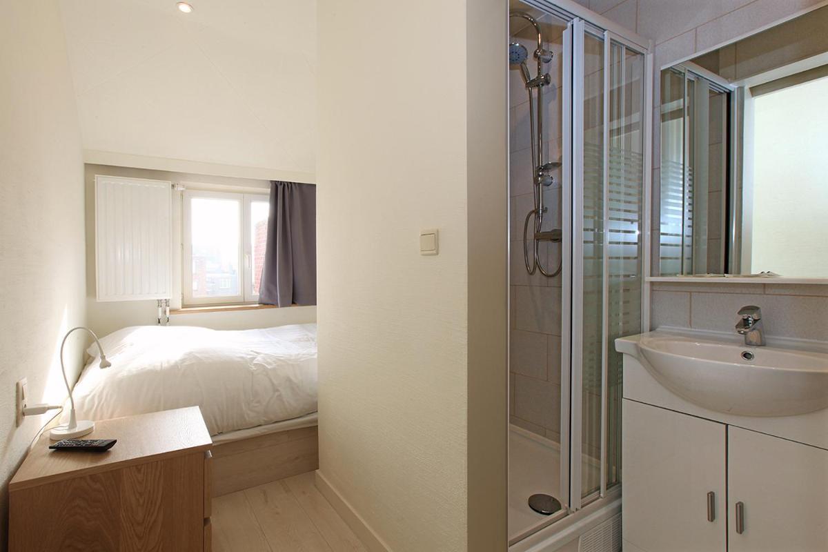 Basic Dreibettzimmer mit Gemeinschaftsbad