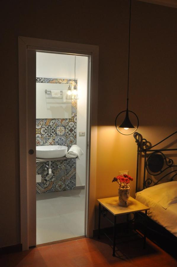 Camera Matrimoniale/Doppia con Letti Singoli con Bagno Privato