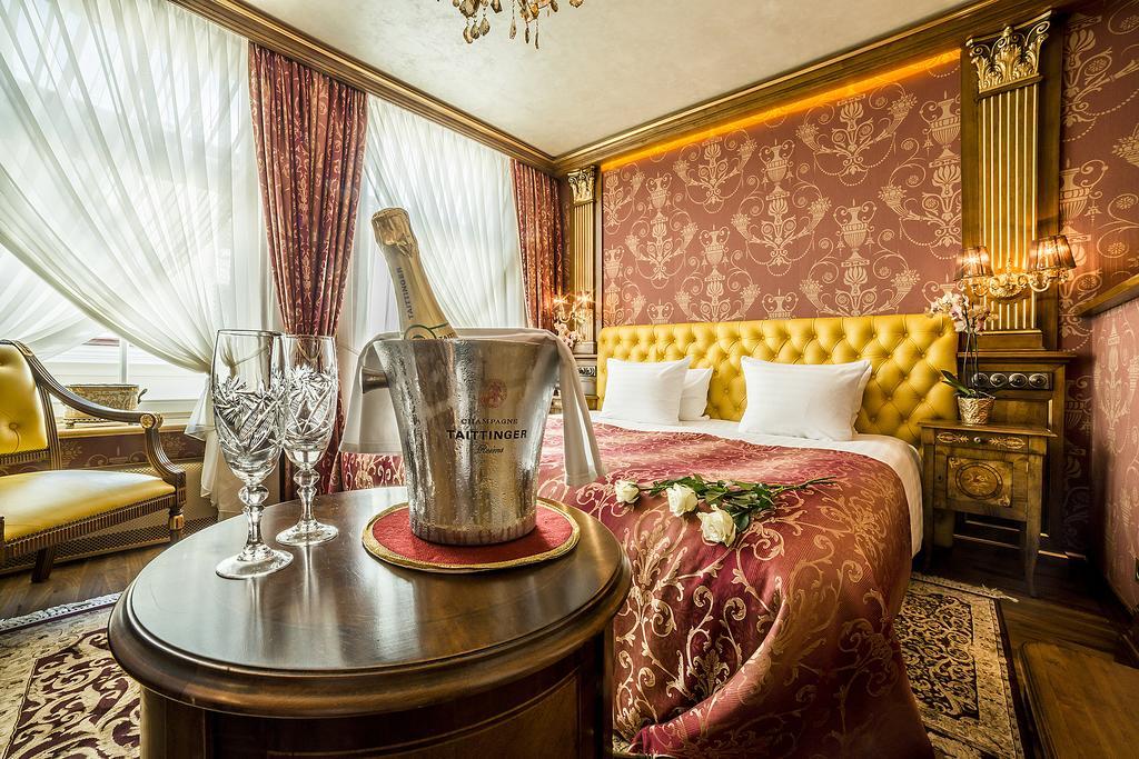 Queen Suite