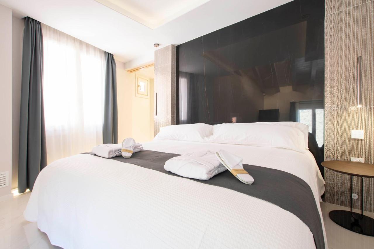 Suite with Balcony,1109495001:JPEG
