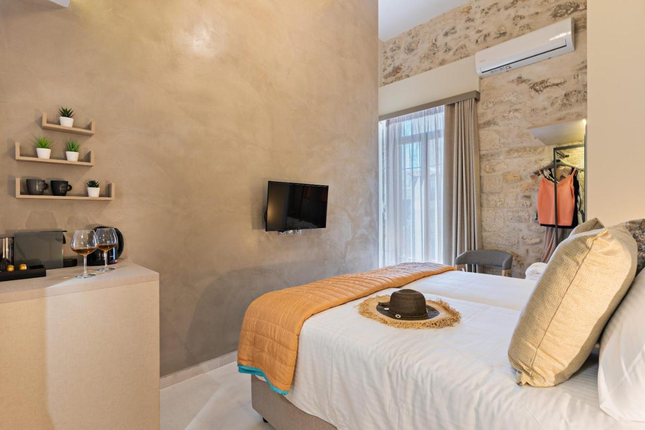 Deluxe Double or Twin Room with City View