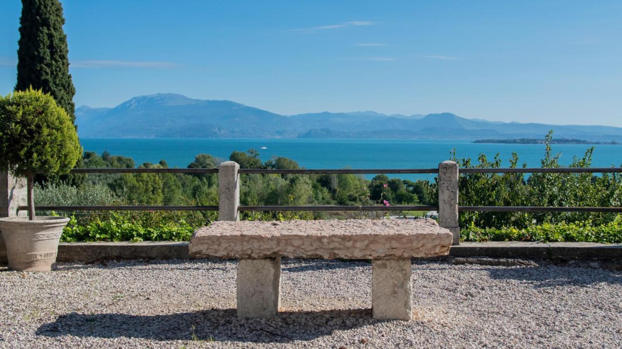 Monolocale con Balcone e Vista Lago