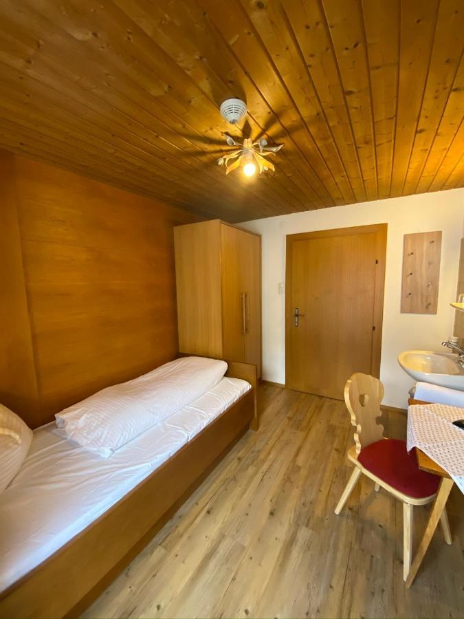 Eenpersoonskamer met Externe Eigen Badkamer