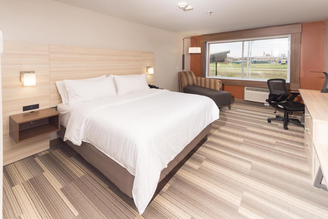 Standard King Room