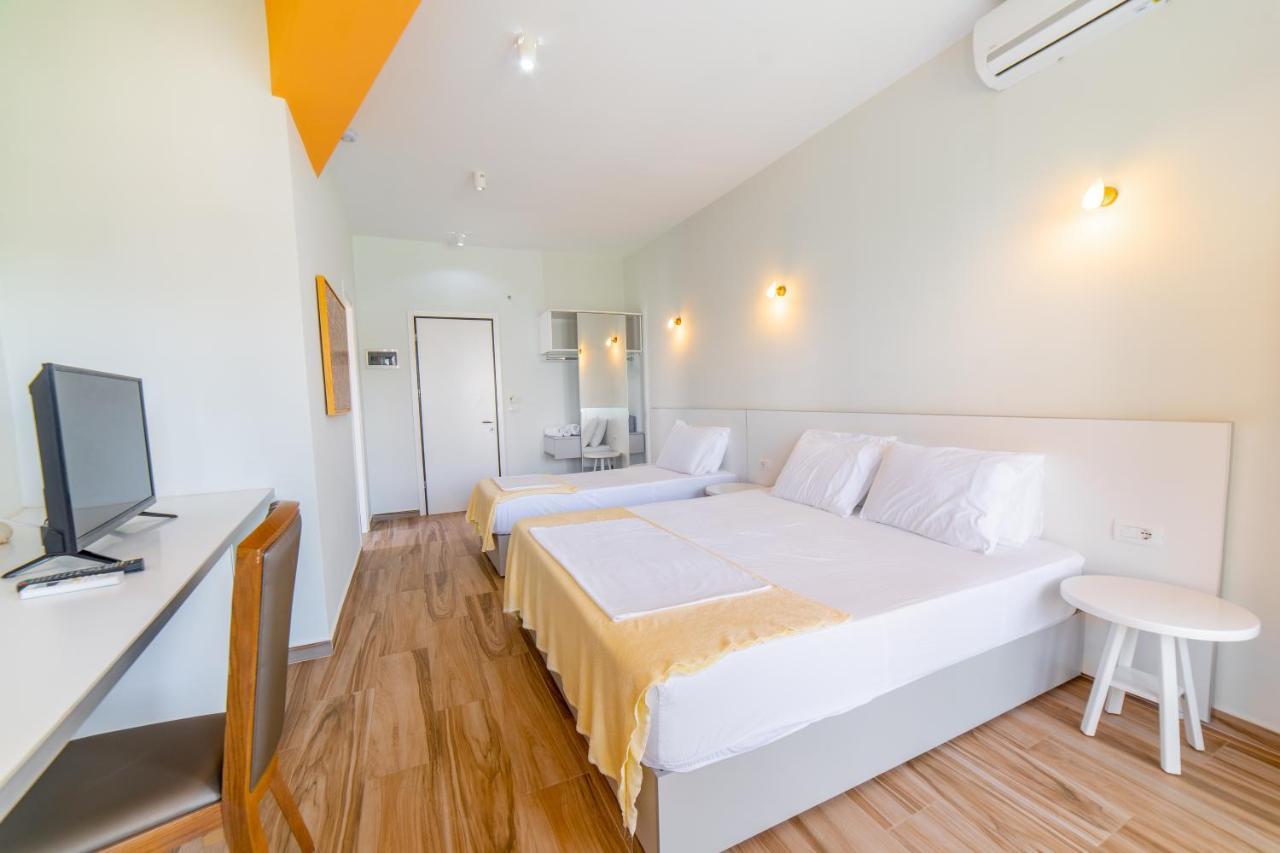 Dreibettzimmer mit Balkon