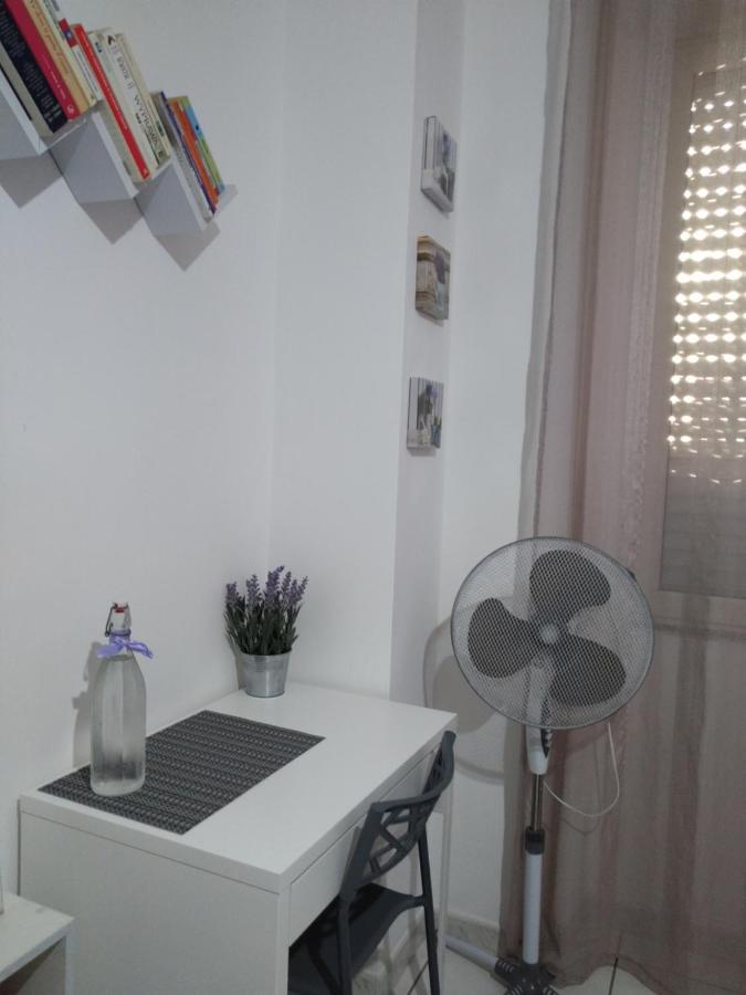Camera Matrimoniale Standard con Bagno in Comune