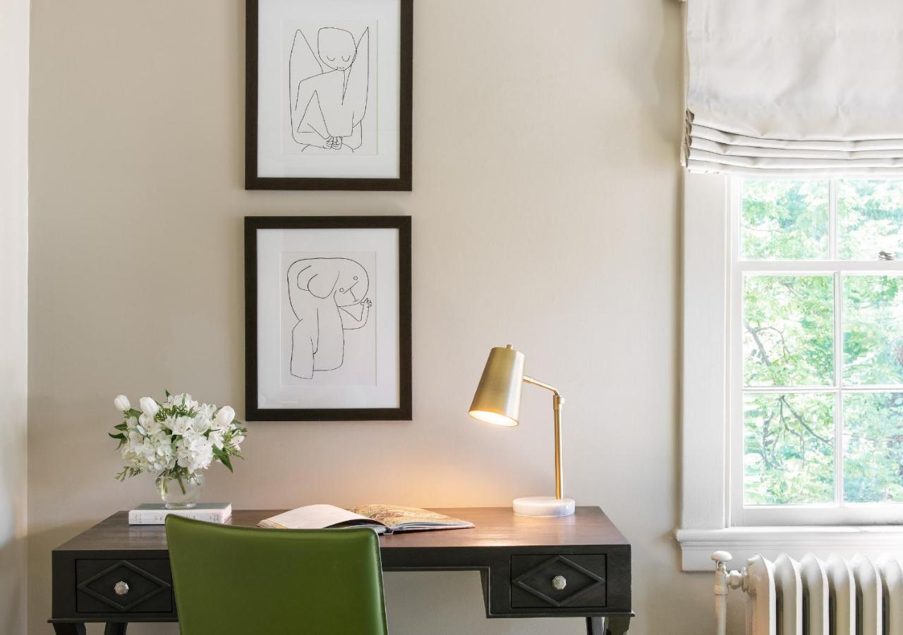 Deluxe Queen Suite
