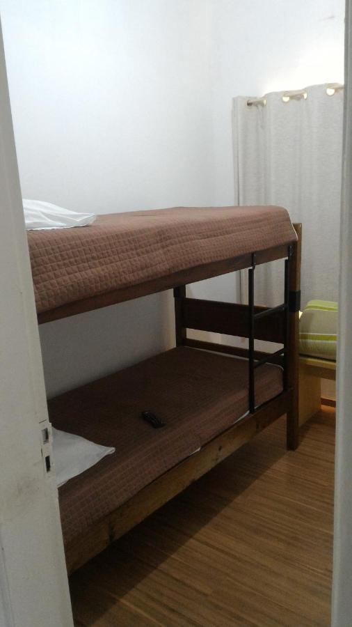 Quarto Standard com 2 Camas de Solteiro e Banheiro Compartilhado