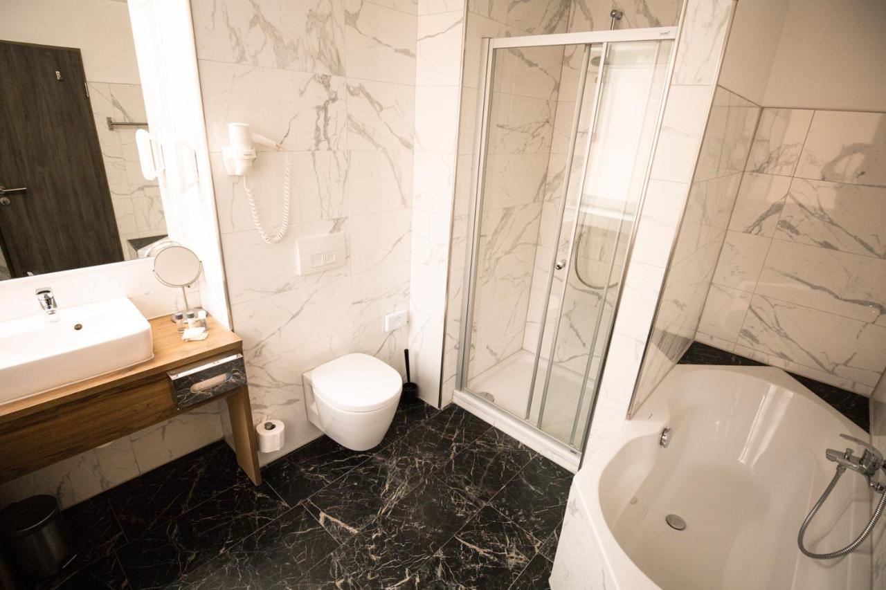 Mini Suite