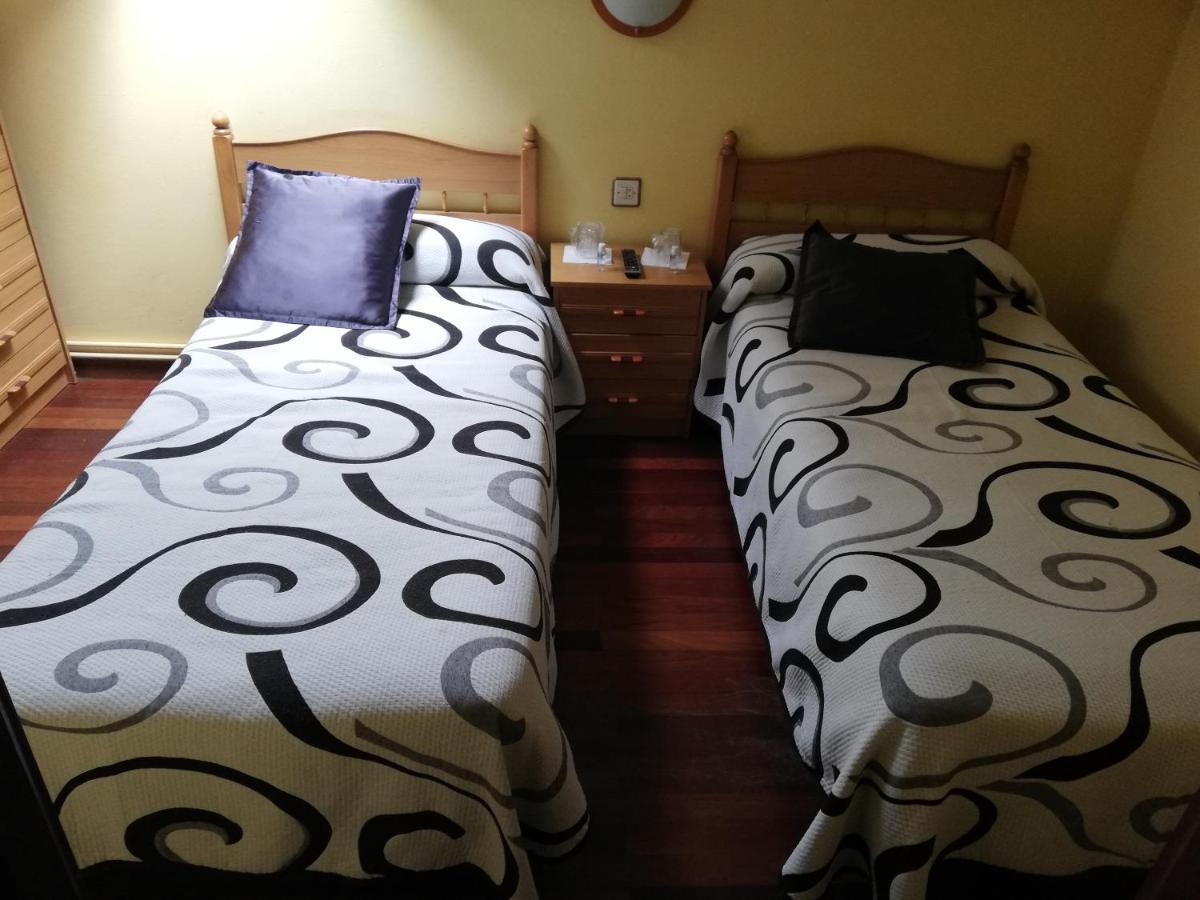 Twin Room with Private Bathroom,1124039607:JPEG