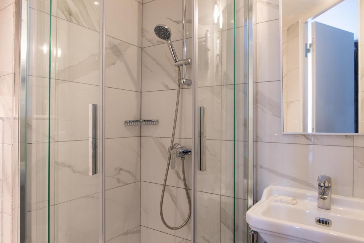 Habitación Doble pequeña con balcón