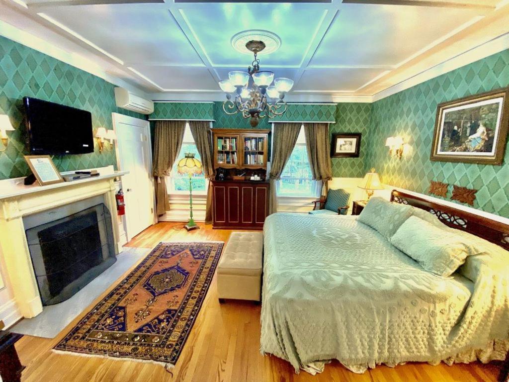 King Room with Balcony