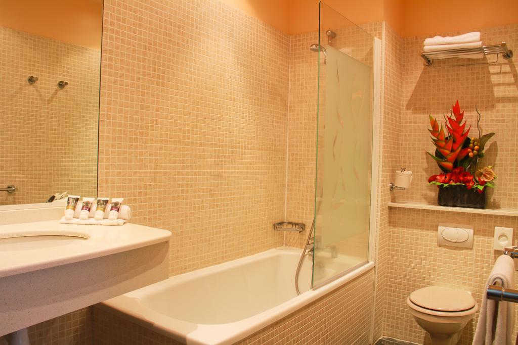 Chambre Double Supérieure - Côté Rue