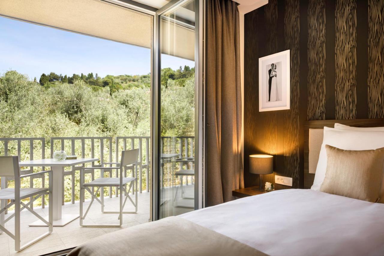 Standard Doppelzimmer mit Balkon und Parkblick
