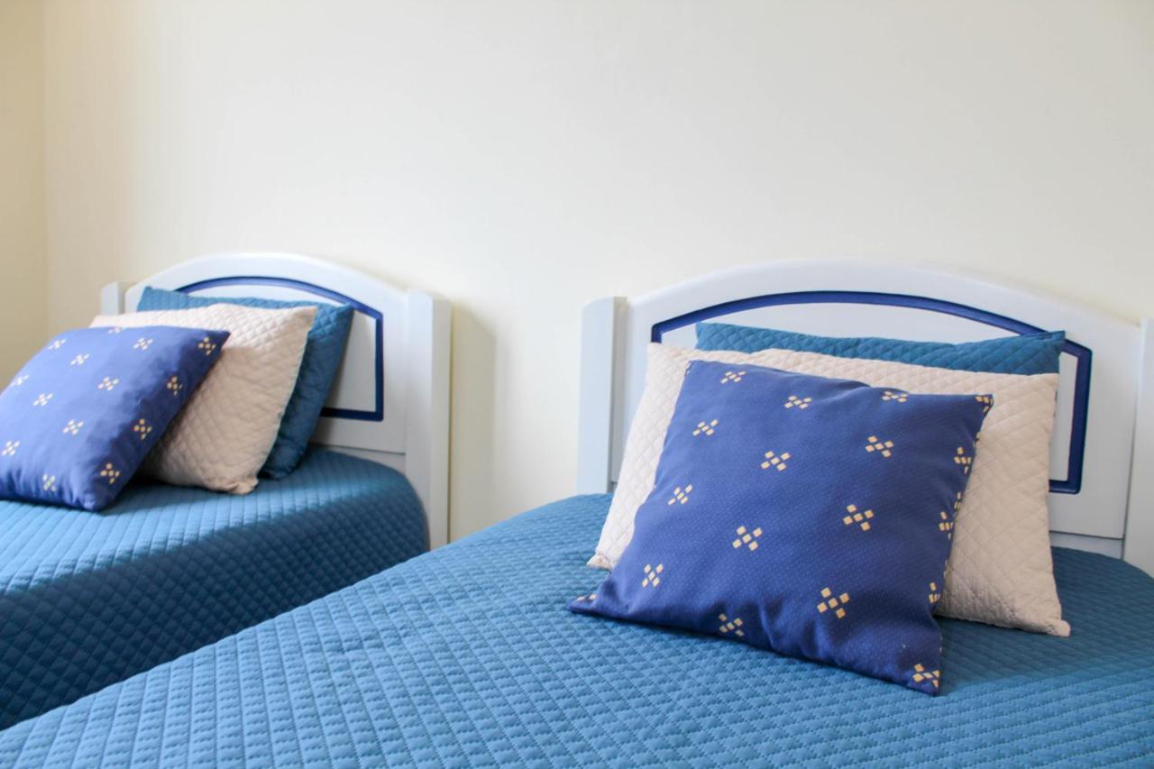 Quarto Twin com Casa de Banho Privada Externa