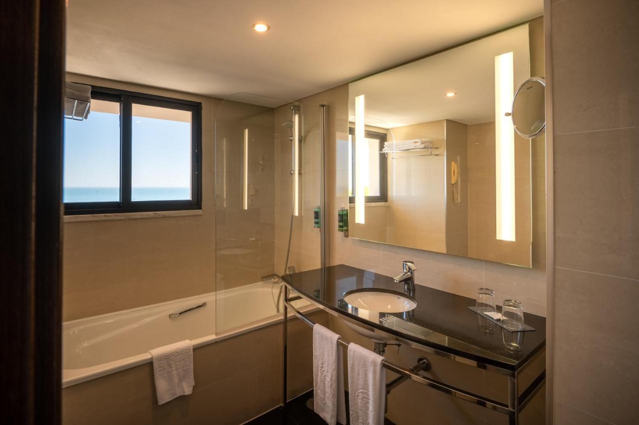 Suite Júnior com Varanda e Vista Mar