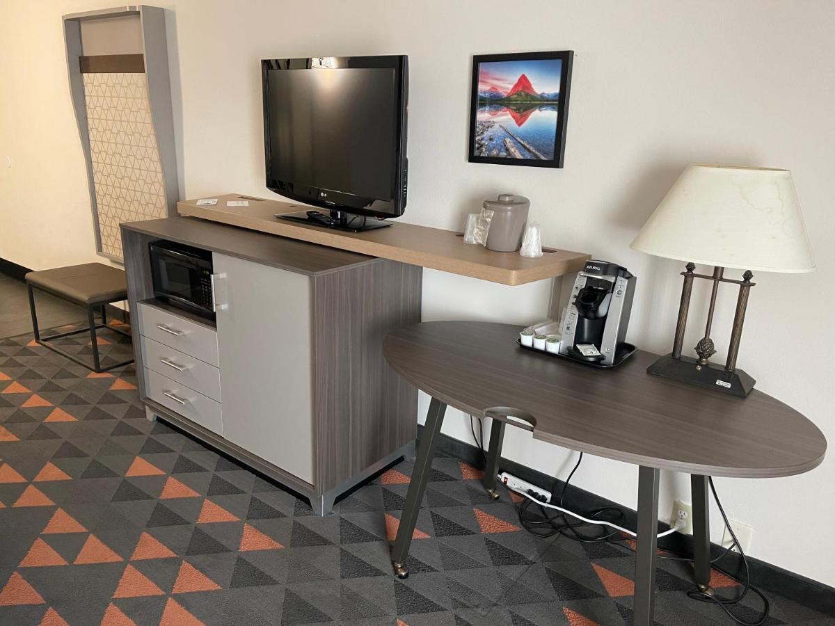 King Room - Mobility Access/Hearing Accessible