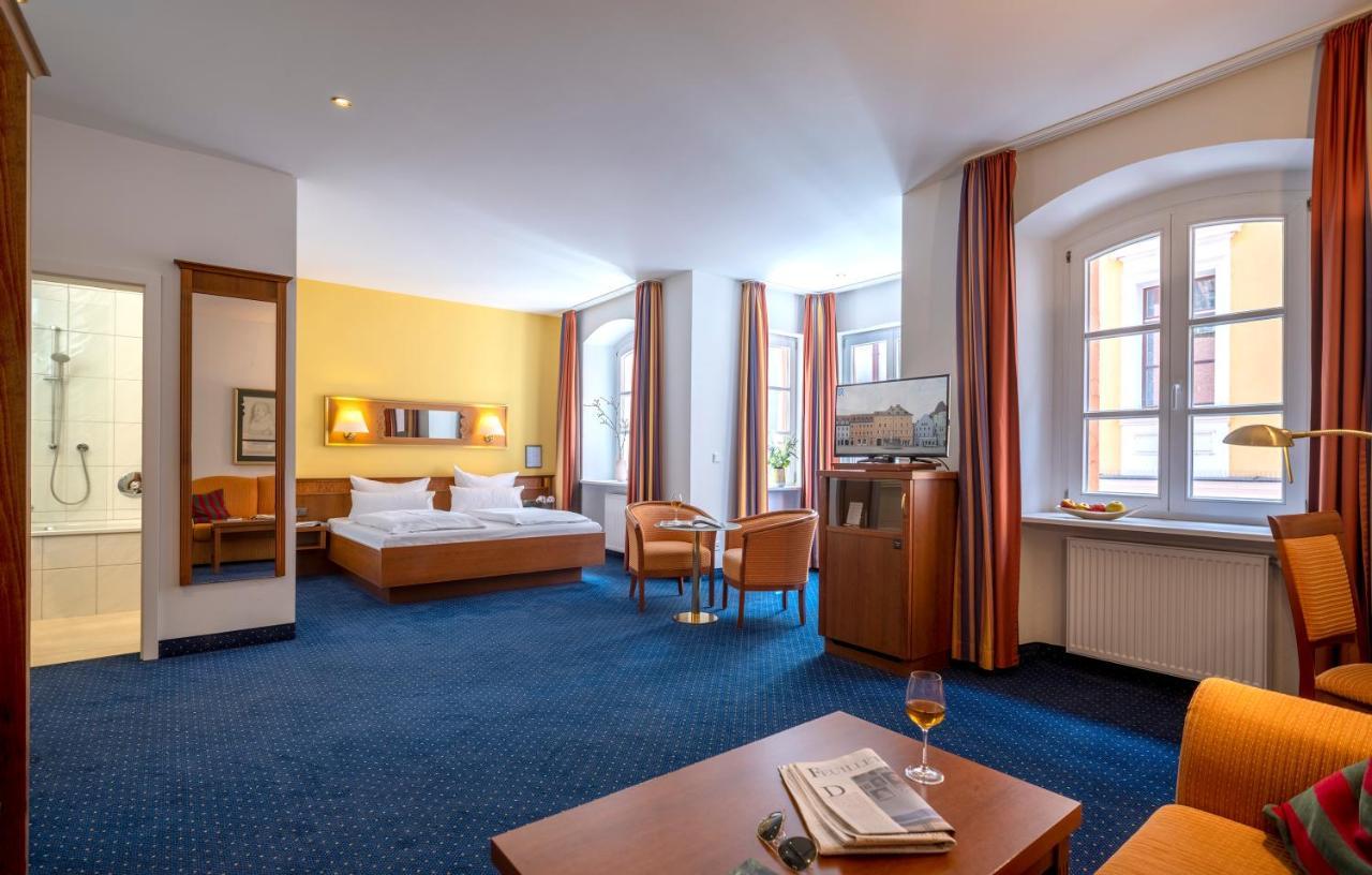 Großes Doppelzimmer im Nebengebäude