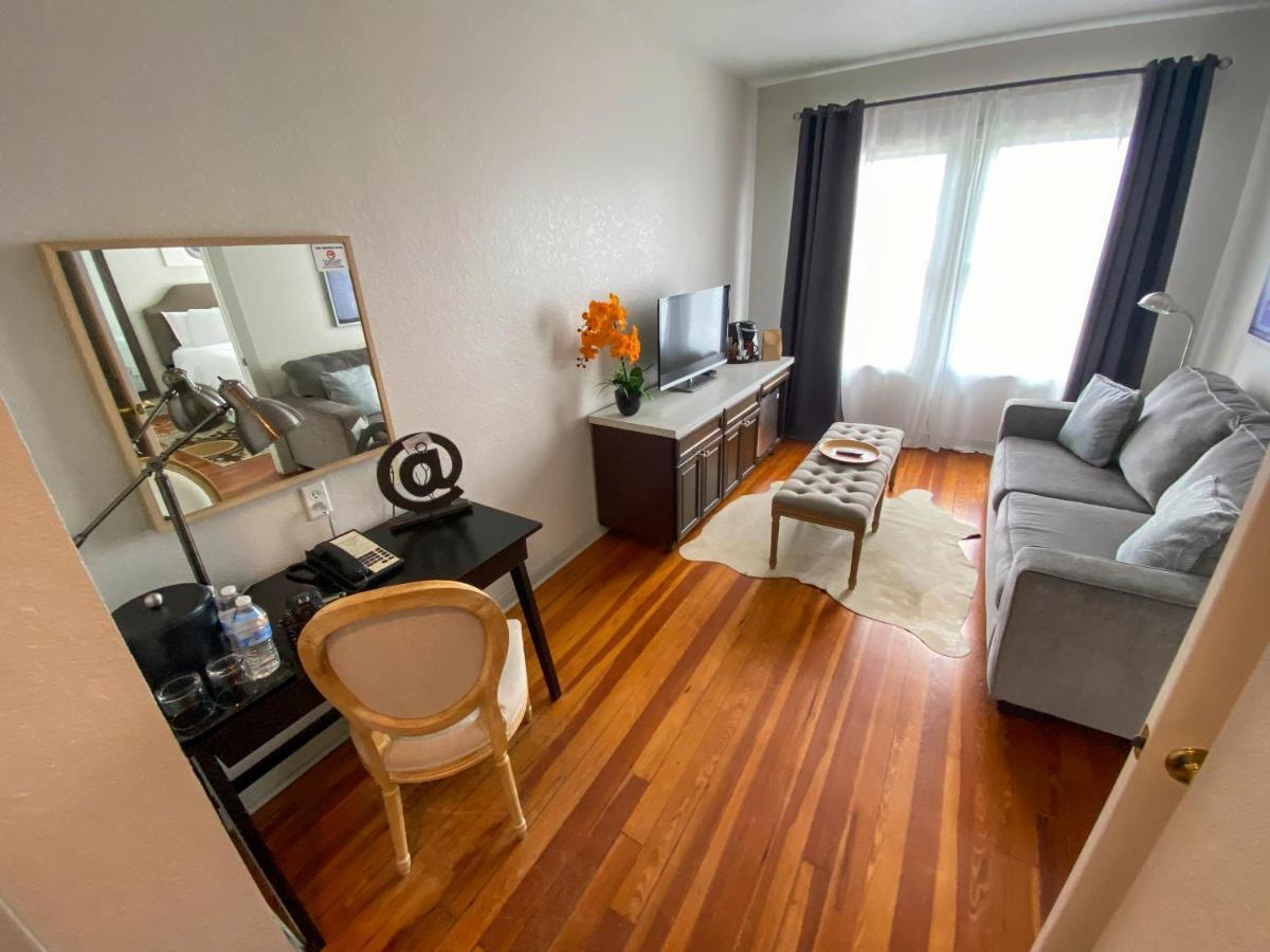 Queen Suite