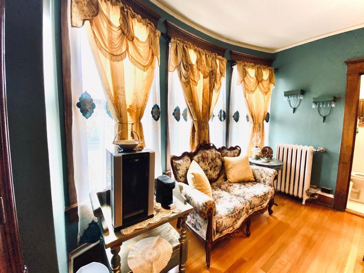 Suite with Garden View