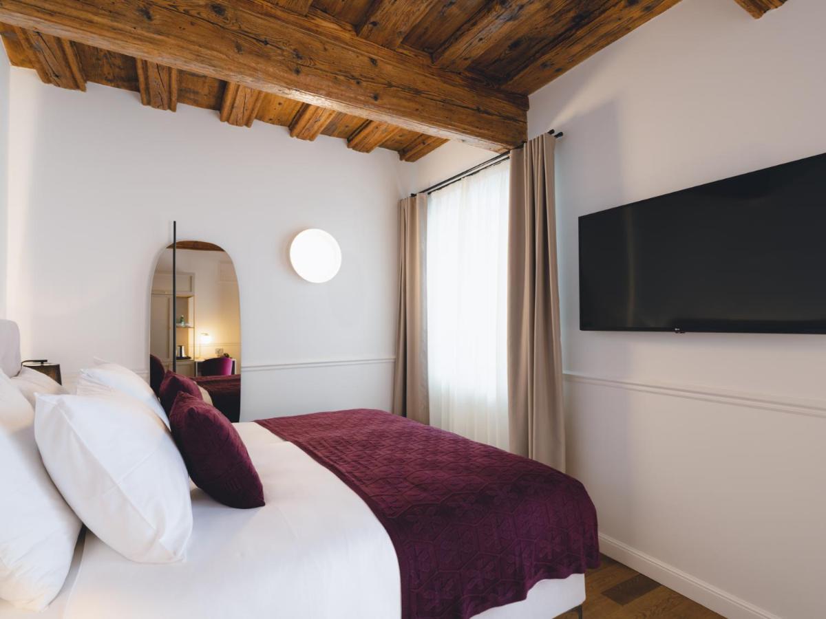Double Room with Atrium View