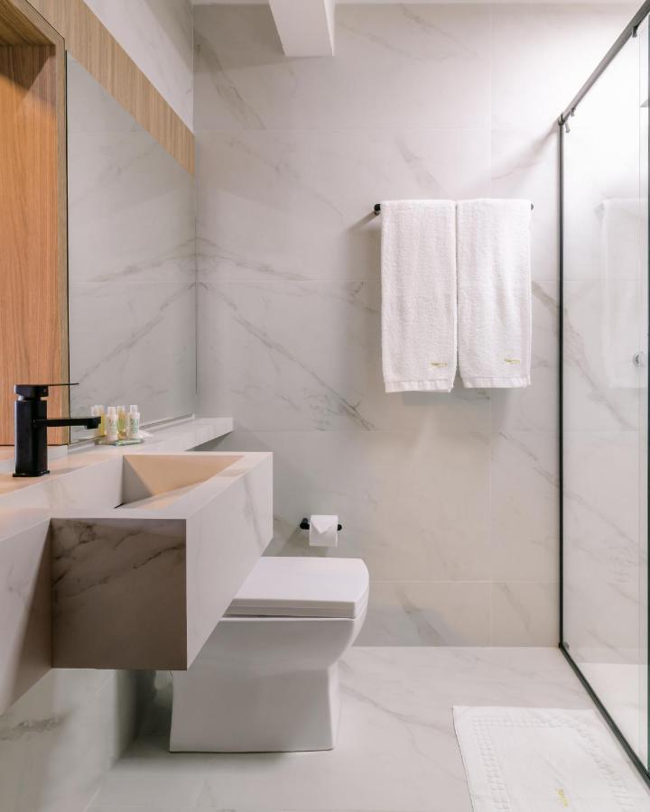 Suite with Private Pool,1137824908:JPEG