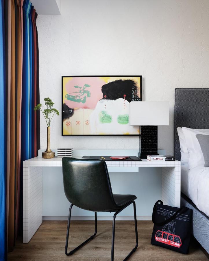 Graduate King Room with Skyline View