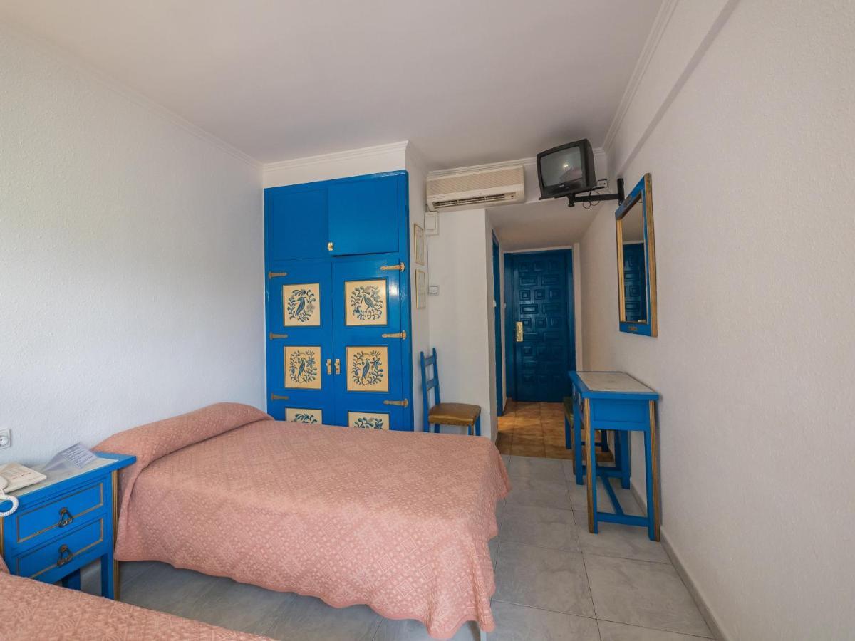 Standard Double Room (2 Adults + 1 Child),1742655103:JPEG