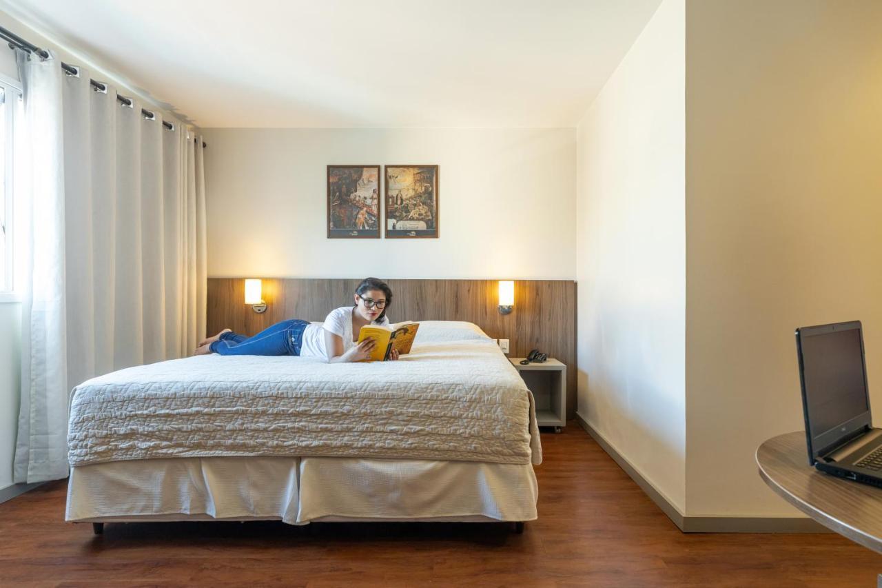 Quarto Deluxe com Cama Queen-size