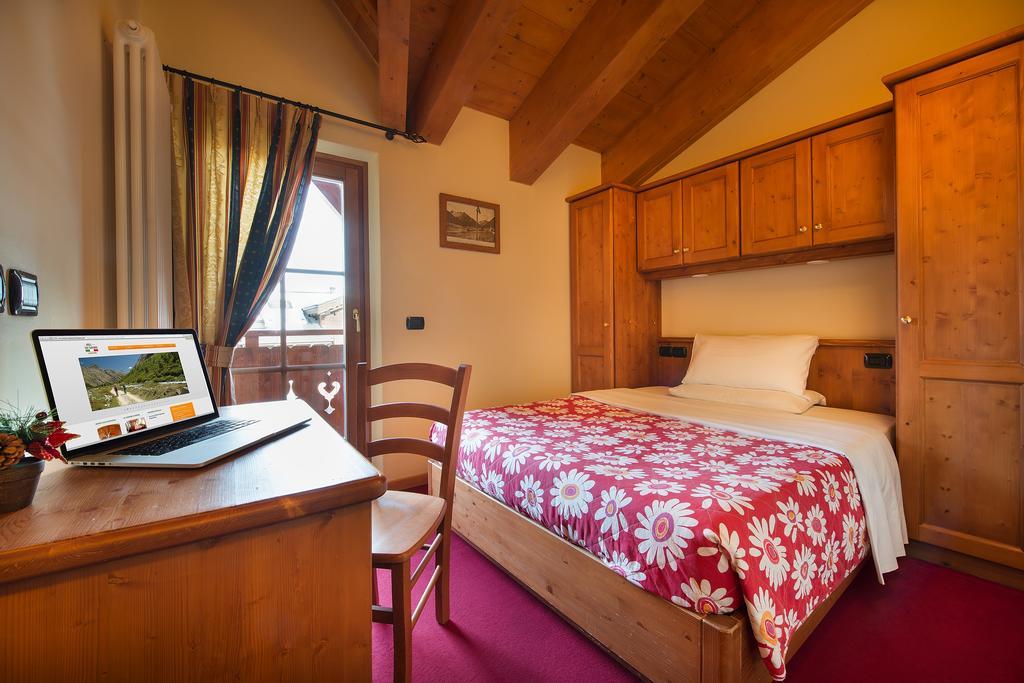 Single Room,1589078899:JPEG