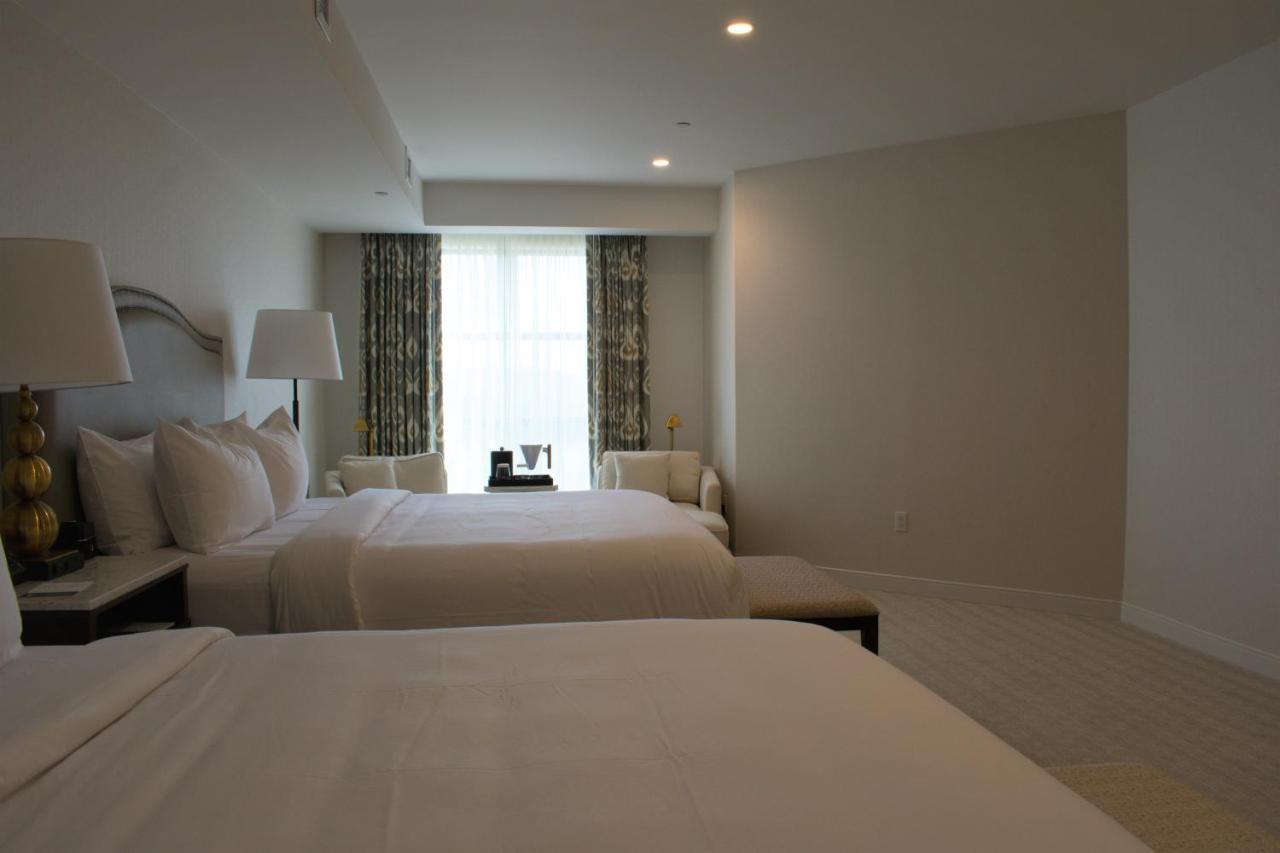 Accessible Lakeview Double King Suite - Yoga & Wellness Activities