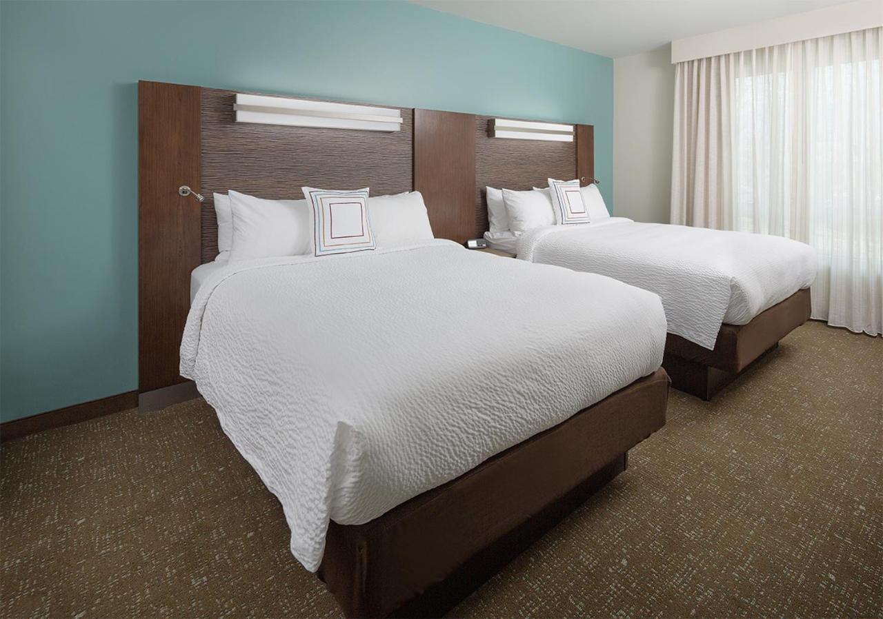 One-Bedroom Suite with Two Queen Beds with Sofa Bed and Roll-In Shower - Mobility Accessible