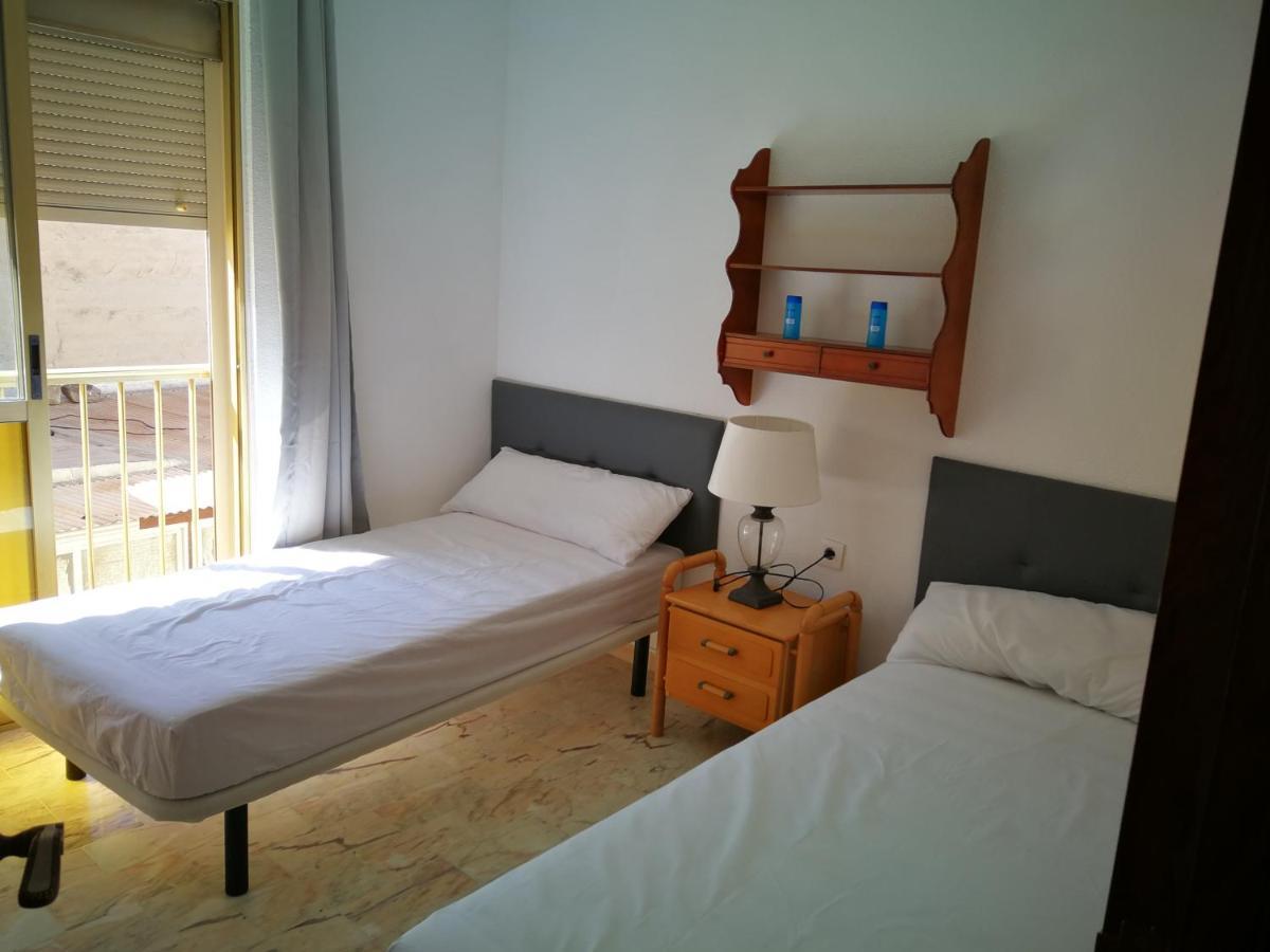Standard Twin Room with Shared Bathroom,1178981464:JPEG