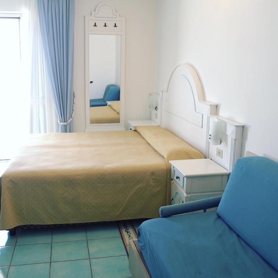 Single Room with Sea View,1151811972:JPEG