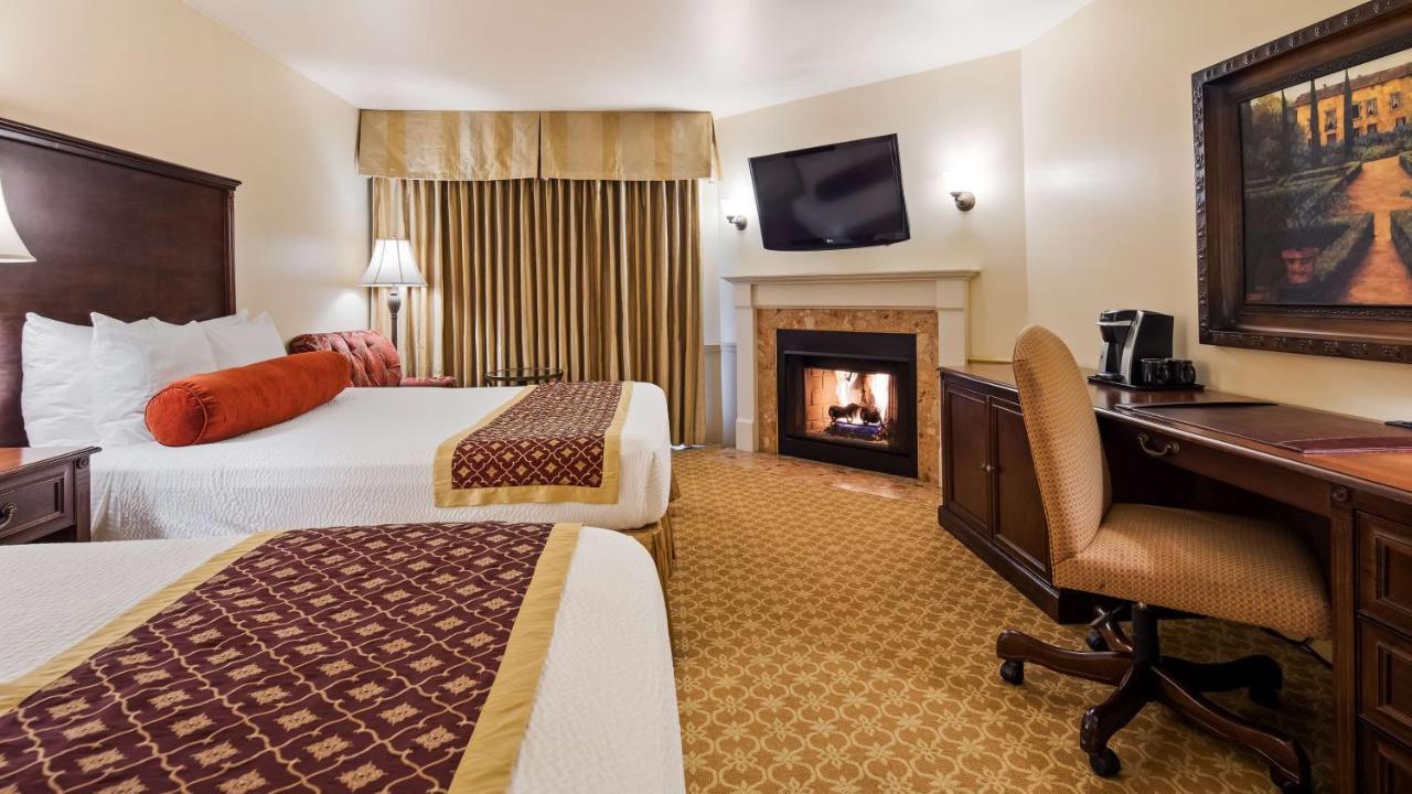Queen Room with Two Queen Beds - Non-Smoking